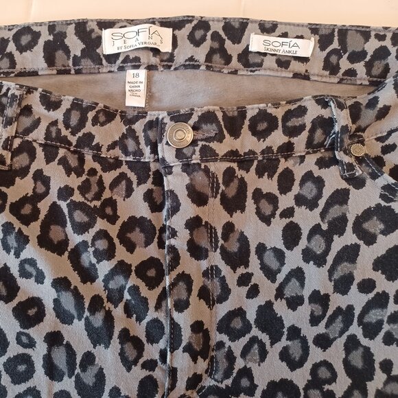 Jeans - Picture 3 of 3